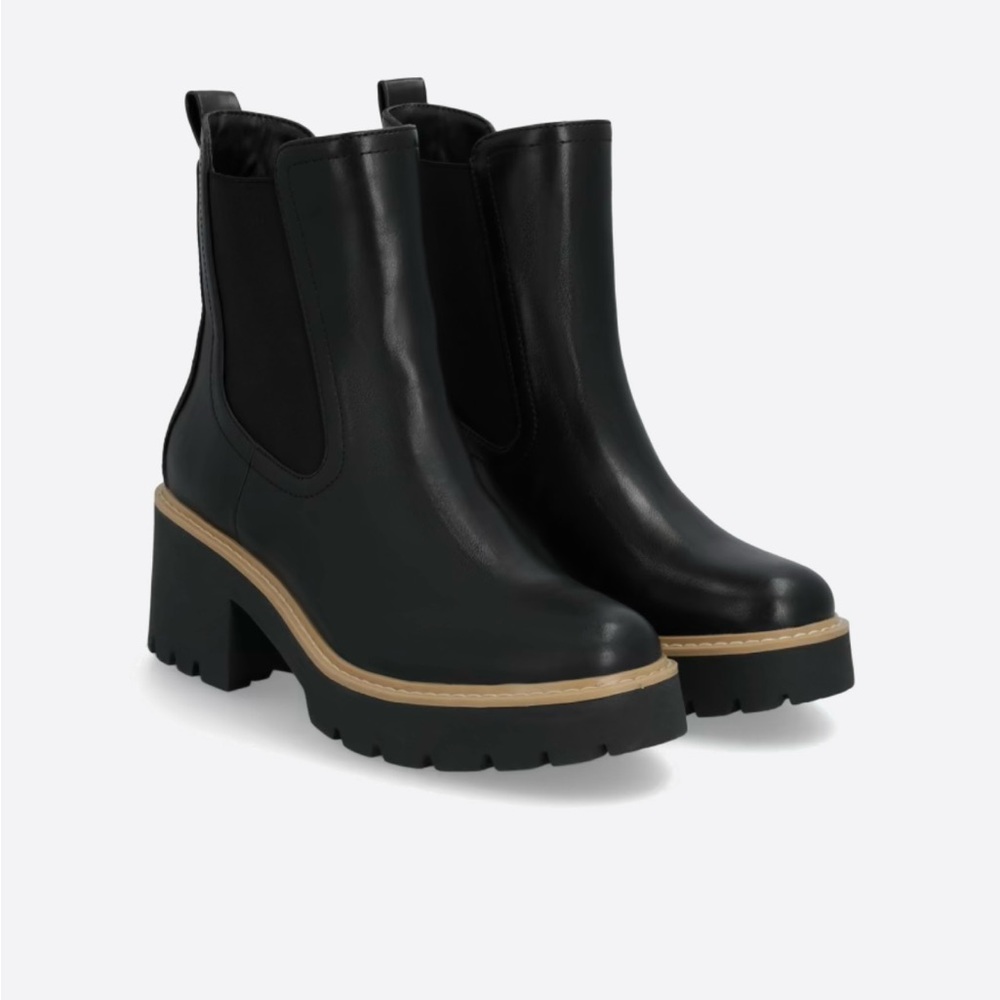 DV by Dolce Vita black Tiffany Bootie